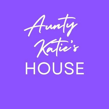 Aunty Katie'S House, Ni Tourist Board Certified & Located On The Main Oldpark Road To Belfast, With Free Continental Breakfast & Free Ultra Fast Sky Internet, Free Sky Sports & Free Sky Cinema, Self-Check In After 10Pm Gmt Hostel Eksteriør bilde