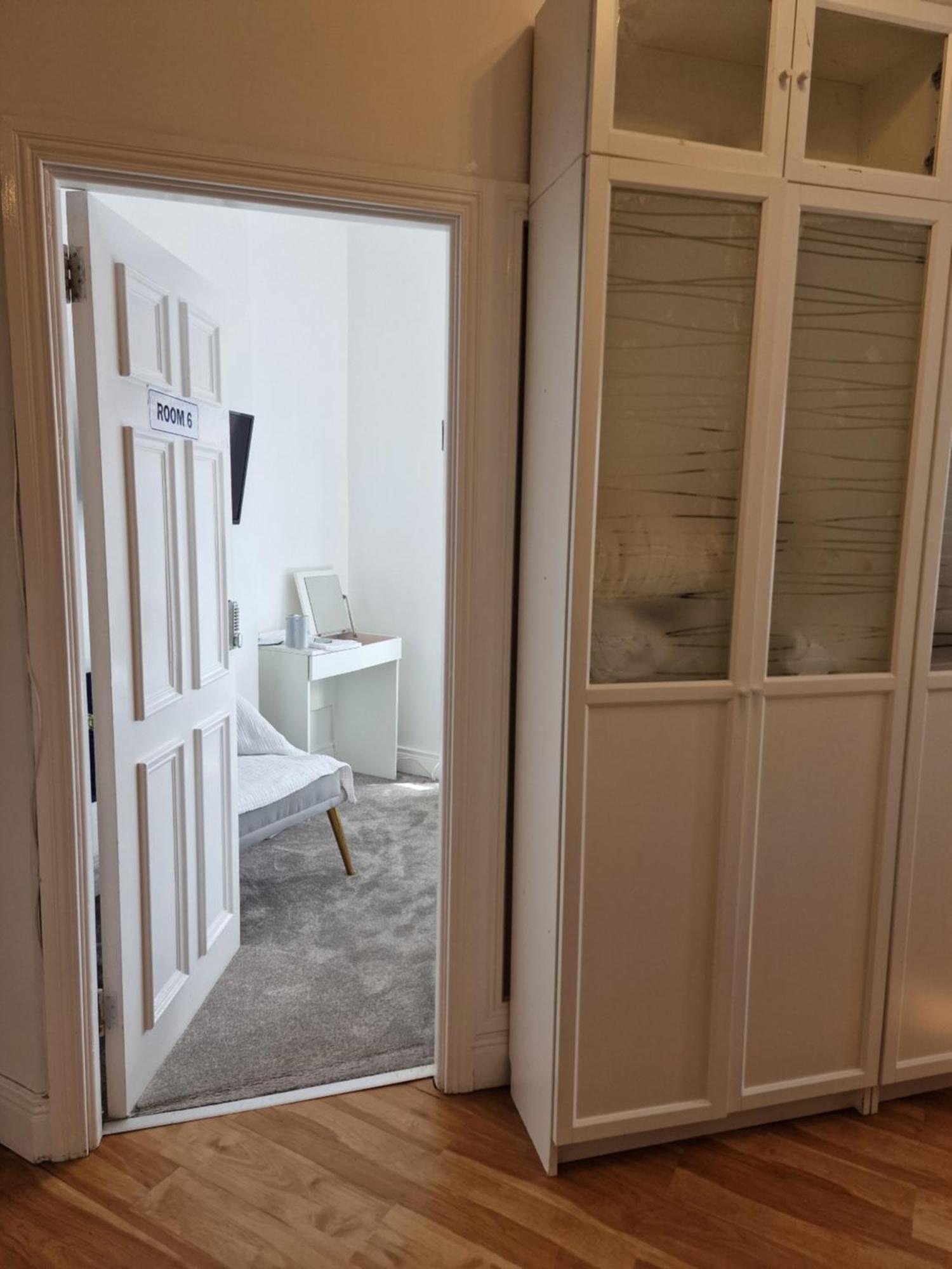 Aunty Katie'S House, Ni Tourist Board Certified & Located On The Main Oldpark Road To Belfast, With Free Continental Breakfast & Free Ultra Fast Sky Internet, Free Sky Sports & Free Sky Cinema, Self-Check In After 10Pm Gmt Hostel Eksteriør bilde