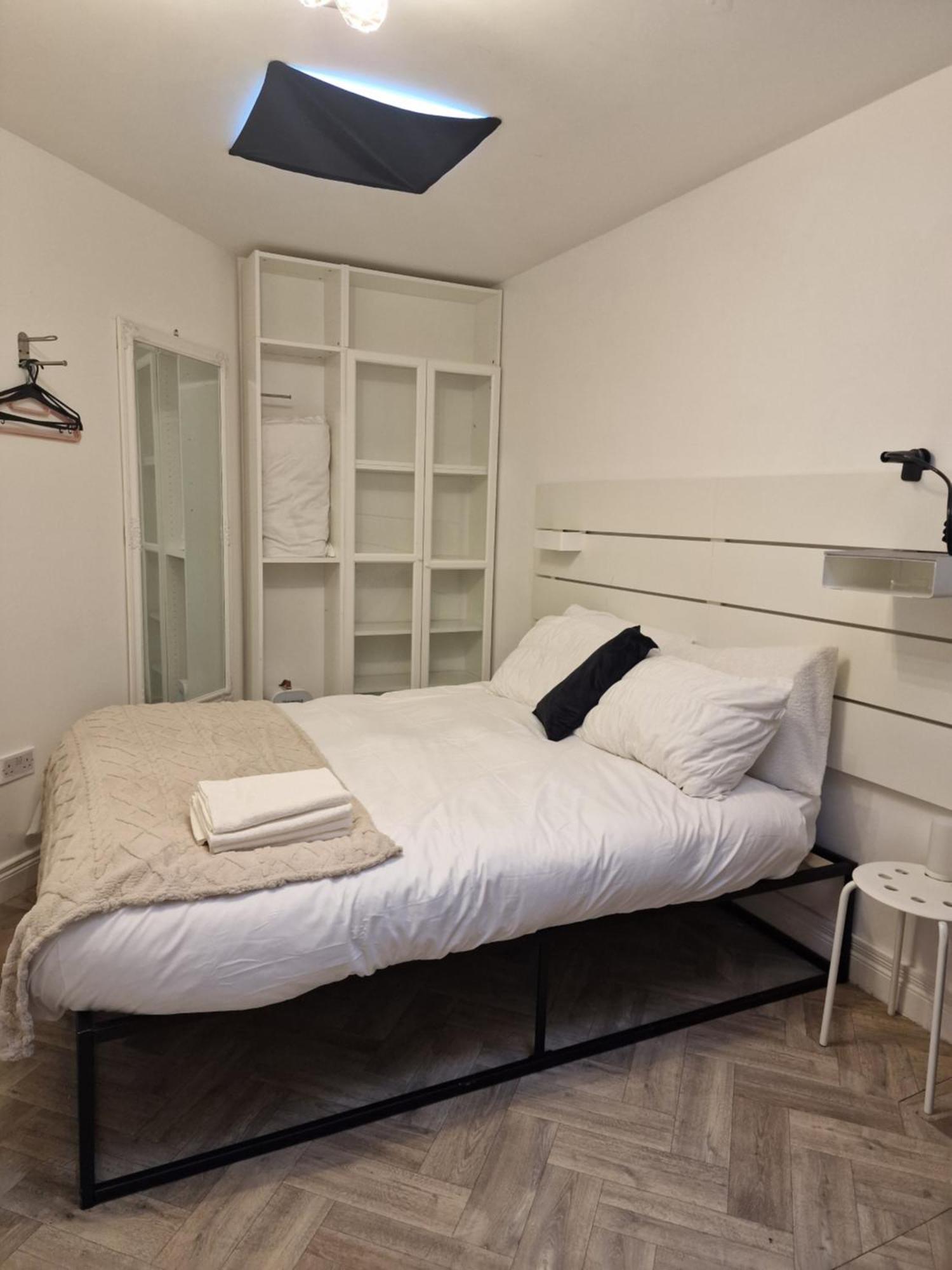 Aunty Katie'S House, Ni Tourist Board Certified & Located On The Main Oldpark Road To Belfast, With Free Continental Breakfast & Free Ultra Fast Sky Internet, Free Sky Sports & Free Sky Cinema, Self-Check In After 10Pm Gmt Hostel Eksteriør bilde