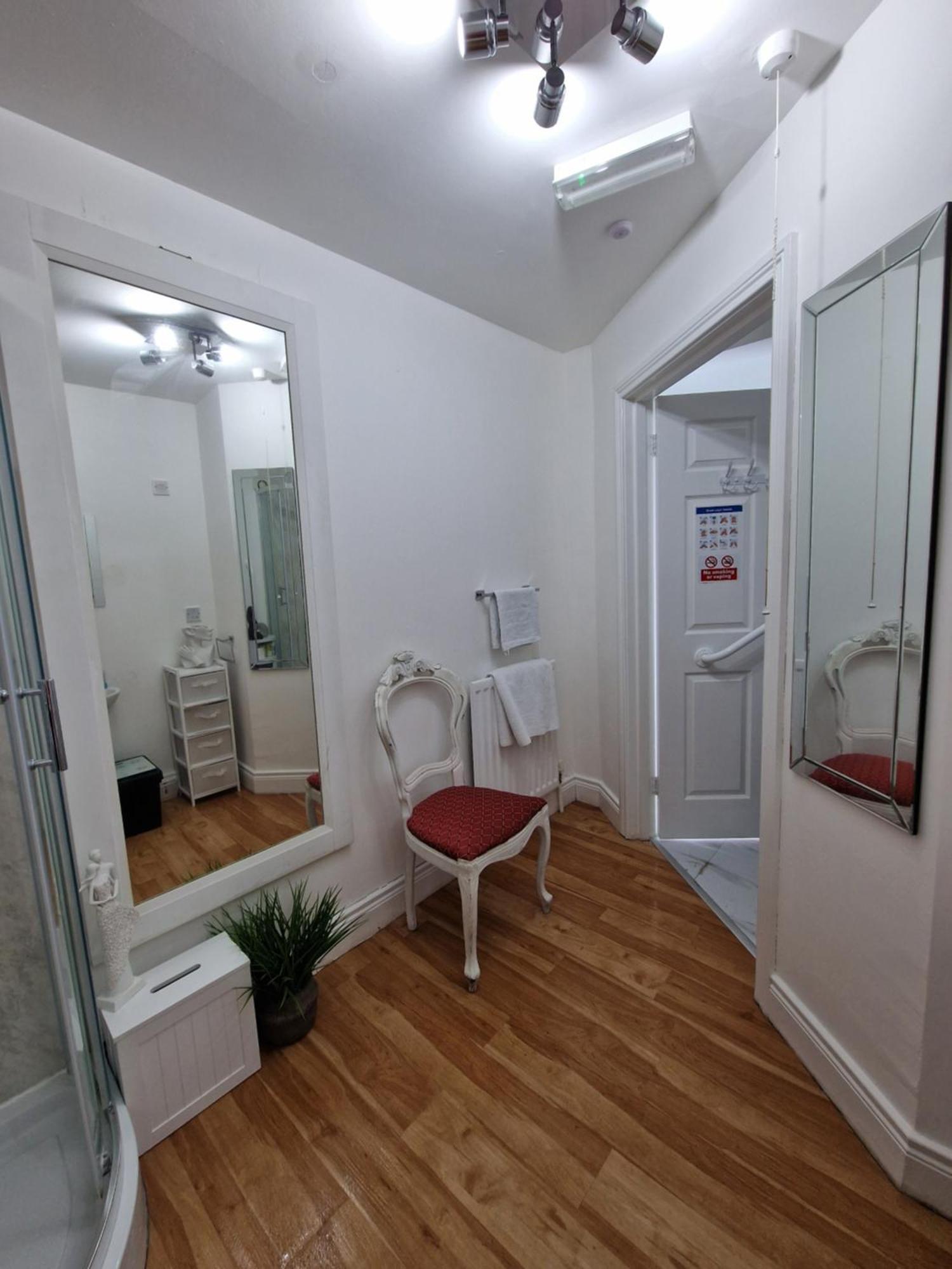 Aunty Katie'S House, Ni Tourist Board Certified & Located On The Main Oldpark Road To Belfast, With Free Continental Breakfast & Free Ultra Fast Sky Internet, Free Sky Sports & Free Sky Cinema, Self-Check In After 10Pm Gmt Hostel Eksteriør bilde